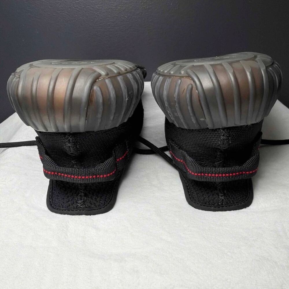 Yeezy Boost 350 V2 “Black Red” (Bred) | CP9652 | 10.5M - Picture 8 of 9